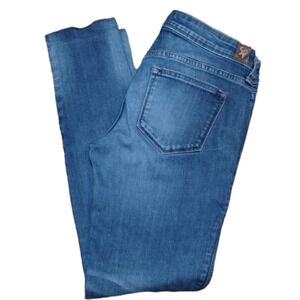 Sneak peek low rise distressed stretch stonewash blue size 7